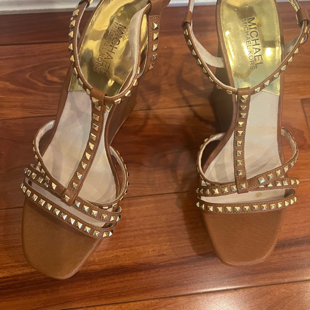 Michael Kors Brown Wedge Sandals Gold Studs open toe VALENTINO look alike ; )